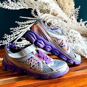 NEW BALANCE Pre Hook & Loop Velcro Child’s / Girl’s Size 11 Sneakers Purple Gray